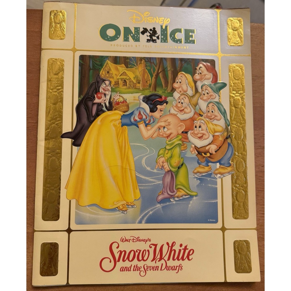 Walt Disney's On Ice Official Snow White and the Seven Dwarfs Program 2000‎